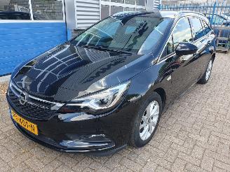 krockskadad bil auto Opel Astra SPORTS TOURER+ 1.6 CDTI Innovation 2017/9