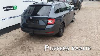 Coche siniestrado Skoda Fabia Fabia III Combi (NJ5), Combi 5-drs, 2014 / 2022 1.0 12V Greentech 2019/1