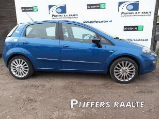 Uttjänta bilar auto Fiat Punto Punto III (199), Hatchback, 2012 0.9 TwinAir 2012/10
