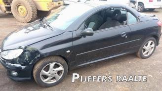Vrakbiler auto Peugeot 206 206 CC (2D), Cabrio, 2000 / 2007 1.6 16V 2006/6