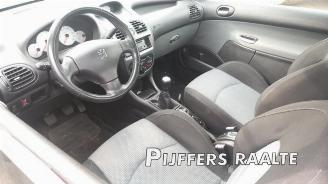 Peugeot 206 206 CC (2D), Cabrio, 2000 / 2007 1.6 16V picture 8