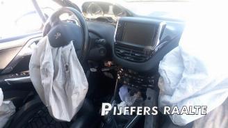 Peugeot 208 208 I (CA/CC/CK/CL), Hatchback, 2012 / 2019 1.2 12V e-THP PureTech 110 picture 10