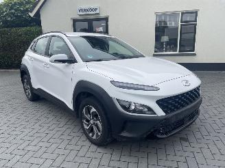 damaged passenger cars Hyundai Kona 1.6 GDI HEV Comfort Smart N.A.P NL AUTO 2023/7