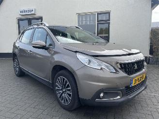 damaged passenger cars Peugeot 2008 1.2 PureTech Active AUTOMAAT N.A.P PRACHTIG!!! NL AUTO 2016/6
