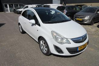 skadebil auto Opel Corsa 1.4 16v Color edition 2012/3