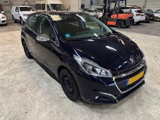 Avarii autoturisme Peugeot 208 1.2 5-drs P.T Allure nap 2018/6