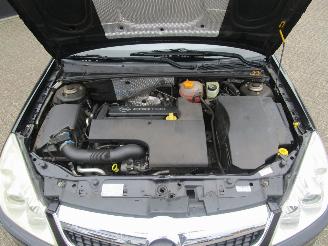 Opel Vectra 2.2-16V Cosmo sedan picture 20