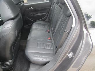 Peugeot 308 SW 1.2 Pure Tech Blue lease Premium picture 12