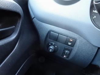 Peugeot Partner 122 1.6 e-HDI L2 XR airco inrichting imperiaal picture 23