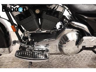 Harley-Davidson  FLHRCI Road King Classic picture 19