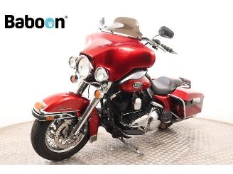 Harley-Davidson  FLHTCU Ultra Glide Classic picture 4