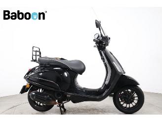 skadebil bromfiets Vespa  Sprint 25KM 2018/11