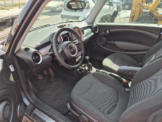 Mini Cooper 1.6 cooper picture 8