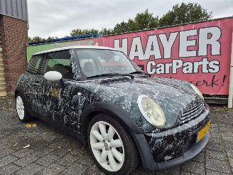 Mini Cooper 1.6 chilli special paint picture 1