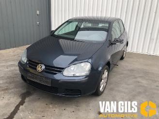 Coche siniestrado Volkswagen Golf Golf V (1K1), Hatchback, 2003 / 2010 1.4 16V 2004/4