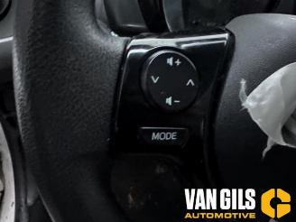 Peugeot 108 108, Hatchback, 2014 1.0 12V picture 17