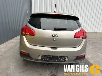 Vrakbiler auto Kia Cee d Cee'd (JDB5), Hatchback 5-drs, 2012 / 2018 1.6 GDI 16V 2013/1