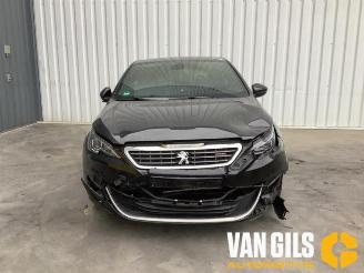 Auto da rottamare Peugeot 308 308 (L3/L8/LB/LH/LP), Hatchback 5-drs, 2013 / 2021 1.2 12V e-THP PureTech 130 2017/5