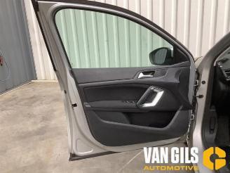 Peugeot 308 308 SW (L4/L9/LC/LJ/LR), Combi 5-drs, 2014 / 2021 1.2 12V e-THP PureTech 130 picture 8