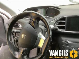 Peugeot 308 308 SW (L4/L9/LC/LJ/LR), Combi 5-drs, 2014 / 2021 1.2 12V e-THP PureTech 130 picture 11