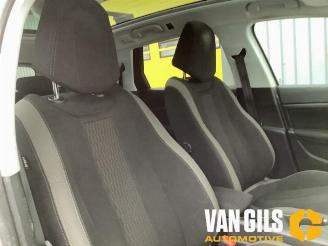 Peugeot 308 308 SW (L4/L9/LC/LJ/LR), Combi 5-drs, 2014 / 2021 1.2 12V e-THP PureTech 130 picture 9