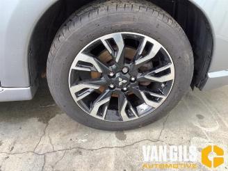 Mitsubishi Outlander Outlander (GF/GG), SUV, 2012 / 2022 2.0 16V PHEV 4x4 picture 10