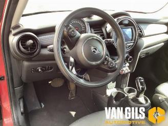 Mini Cooper Mini (F55), Hatchback 5-drs, 2013 1.5 12V Cooper picture 15