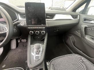 Renault Captur 1.3 AUTOM 140 Initiale Paris picture 19