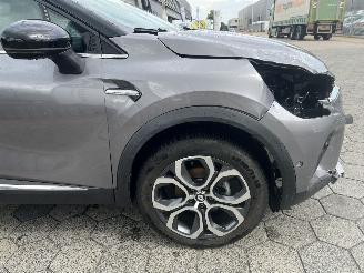 Renault Captur 1.3 AUTOM 140 Initiale Paris picture 12