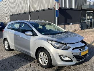 krockskadad bil auto Hyundai I-30 Wagon 1.4 2014/12