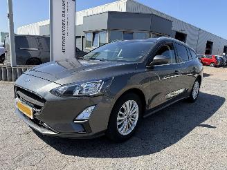 skadebil auto Ford Focus Wagon 1.0 EcoBoost Active Business 2021/10