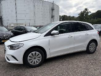 Mercedes B-klasse 200d Advantage AUTOMAAT picture 2