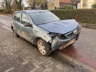 Uttjänta bilar auto Dacia Sandero 1.2-16V 2011/3