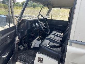 Land Rover 88/109 2.3 88 series III picture 5