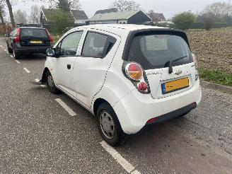 Chevrolet Spark 1.0-16V picture 4