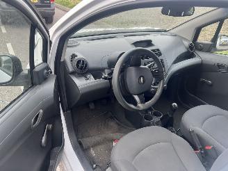 Chevrolet Spark 1.0-16V picture 5