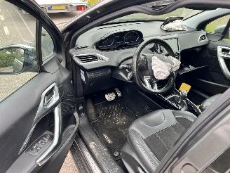Peugeot 2008 1.2-12V THP Puretech picture 5