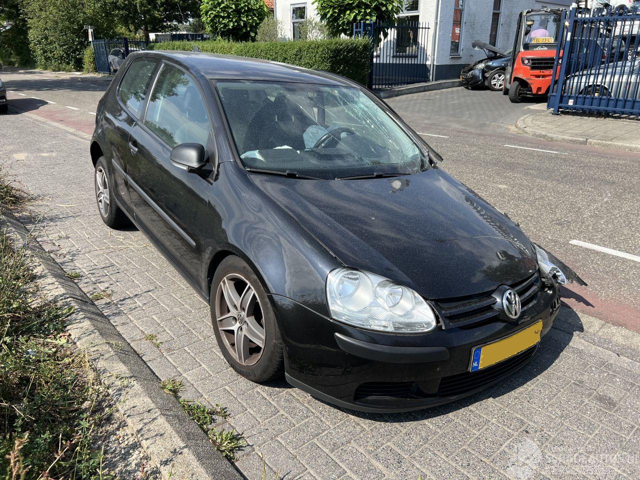 Volkswagen Golf 1.6 Trendline