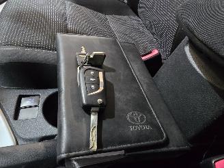 Toyota Auris 2.0D Bussines Pro picture 37