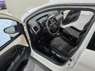 Peugeot 108 1.0 e-VTi Blue Lion picture 17