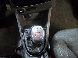 Renault Clio 0.9 TCe Limited picture 32