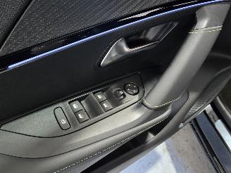 Peugeot 2008 1.2 Hybrid 145 GT picture 19