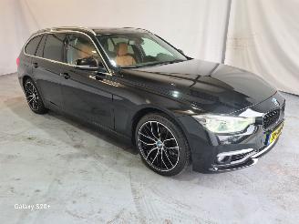 Vaurioauto  passenger cars BMW 3-serie 318i Luxury Edition 2018/10