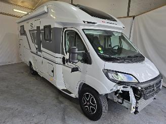 krockskadad bil camper Adria  adria CORAL 670DL 2025/4
