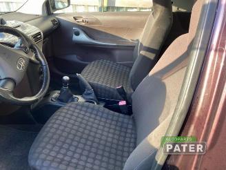 Toyota iQ iQ, Hatchback 3-drs, 2009 / 2015 1.0 12V VVT-i picture 6