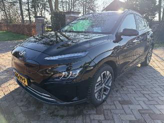 uszkodzony samochody osobowe Hyundai Kona EV Premium 64 kWh 2022/8