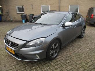 Volvo V-40 2.0 D4 R-Design Business picture 3