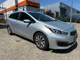 Unfallwagen Kia Cee d 1.0 T-GDi Design Edition 2018/6