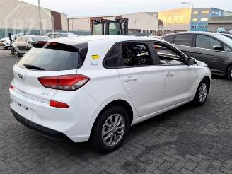 Hyundai I-30 i30 (PDEB5/PDEBB/PDEBD/PDEBE), Hatchback, 2016 1.0 T-GDI 12V picture 3