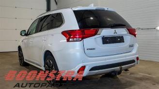 Mitsubishi Outlander Outlander (GF/GG), SUV, 2012 / 2022 2.0 16V PHEV 4x4 picture 3